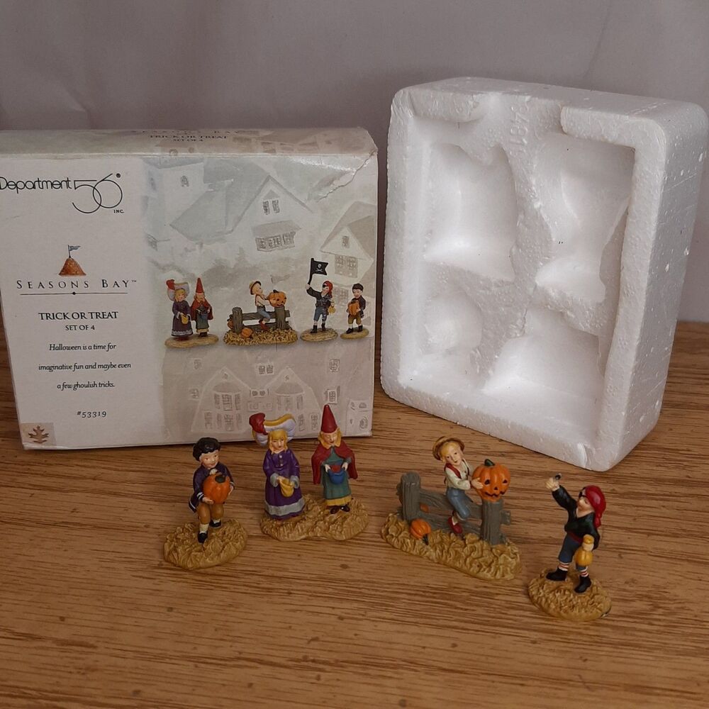 1998 Dept 56 Seasons Bay Halloween TRICK OR TREAT (Set Of 4) #53319 mini display